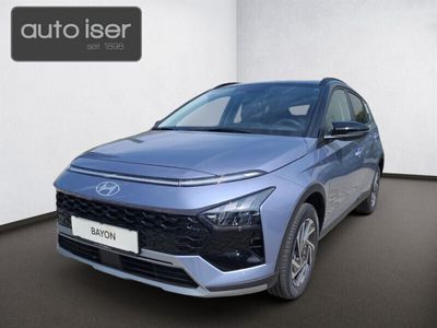 Meta blue pearl / schwarz Gebraucht 2023 Hyundai Bayon GO! SUV | € 24.080 (Fairer Preis)