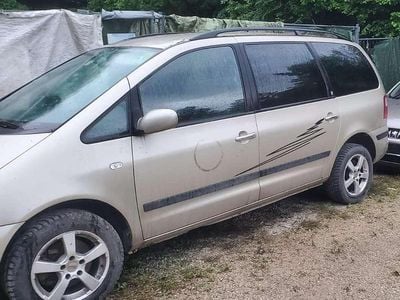 Gold Gebraucht 2000 Ford Galaxy Ghia Van / Kleinbus | € 1.200