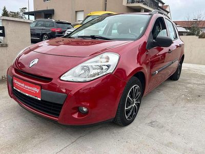 Rot Gebraucht 2011 Renault Clio GrandTour Kombi | € 3.990 (Etwas zu teuer)