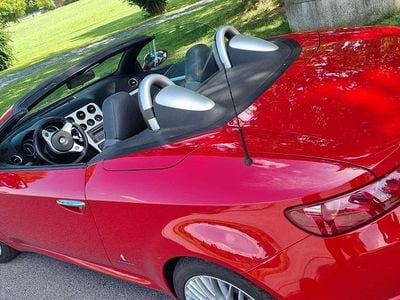 Rot Gebraucht 2006 Alfa Romeo Spider Cabrio | € 17.900