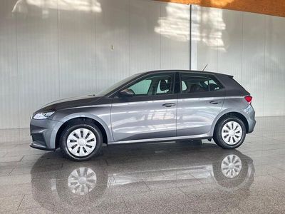 Dunkelgrau metallic Gebraucht 2022 Skoda Fabia Active | € 14.480 (Fairer Preis)