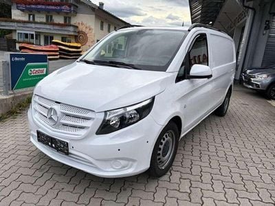 Weiß Gebraucht 2018 Mercedes Vito Van / Kleinbus | € 19.990