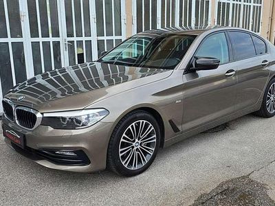 Grau Gebraucht 2018 BMW 530 Sport Line Limousine | € 25.990
