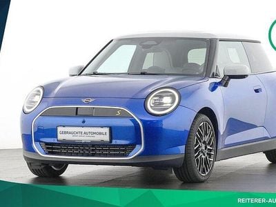 Gebraucht Mini Cooper SE 160 kW (218 PS) 2024 Blau (blazing blue) Kleinwagen