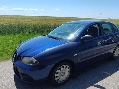 Blau Gebraucht 2006 Seat Ibiza Reference Limousine | € 500