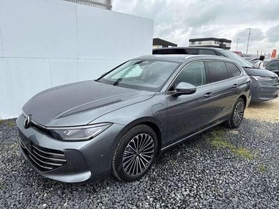 Grau Neu 2025 VW Passat IQ Drive Limousine | € 47.150 (Guter Preis)