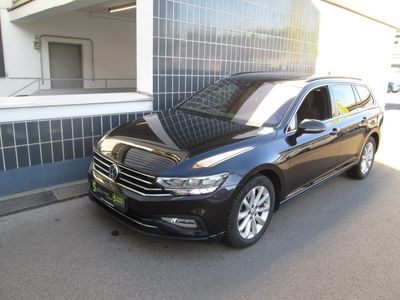 gebraucht VW Passat Variant Elegance 2.0 TDI SCR DSG Navi,Rückfahrkamera,Panorama Schiebedach,LED