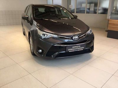 gebraucht Toyota Avensis 1,6 D4-D Active