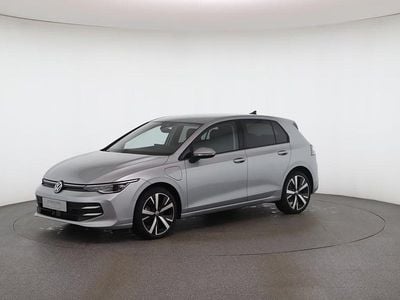 Gebraucht VW Golf VIII 204 PS (150 kW) 2025 Silber  metallic Limousine