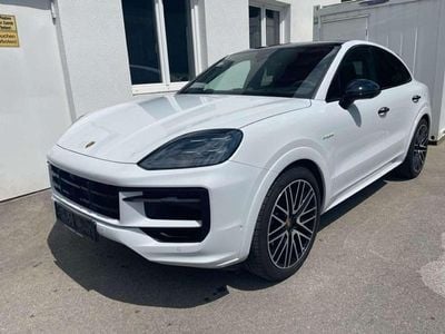 Weiß Gebraucht 2024 Porsche Cayenne SUV | € 124.990