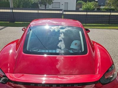 Rot Gebraucht 2018 Porsche Cayman Coupé | € 61.500