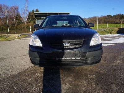 gebraucht Kia Rio 1,4i Hot "Pilot"