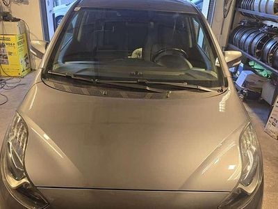 Grau Gebraucht 2014 Hyundai ix20 Comfort Kleinwagen | € 6.900 (Fairer Preis)