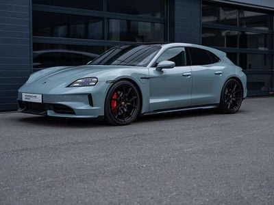 Grün Gebraucht 2025 Porsche Taycan Sport Turismo Limousine | € 139.900