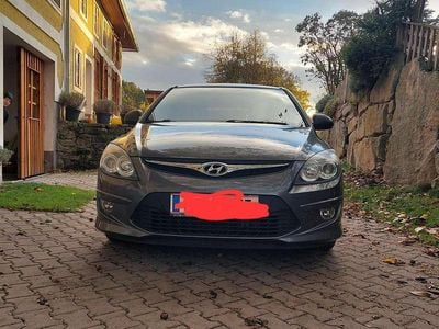 Grau Gebraucht 2011 Hyundai i30 Comfort Kombi | € 4.500 (Guter Preis)