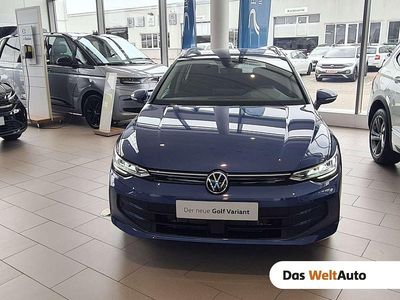 Blau Gebraucht 2024 VW Golf VIII Life Kombi | € 33.940