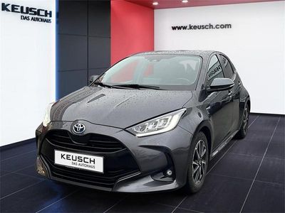 Grau Gebraucht 2021 Toyota Yaris Hybrid Design Kleinwagen | € 17.880 (Fairer Preis)