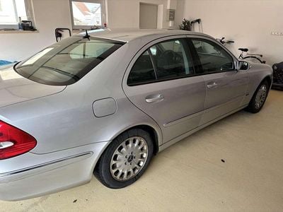 Gebraucht Mercedes E220 Elegance 150 PS (110 kW) 2002 Limousine