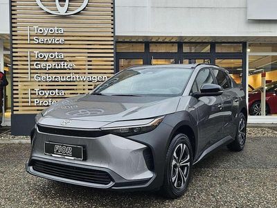 Grau Neu 2025 Toyota bZ4X SUV | € 46.990 (Etwas zu teuer)