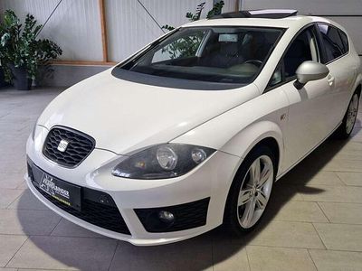 Weiß Gebraucht 2011 Seat Leon FR Limousine | € 9.999