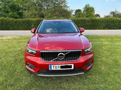 Rot Gebraucht 2018 Volvo XC40 Momentum SUV | € 19.900 (Teuer)