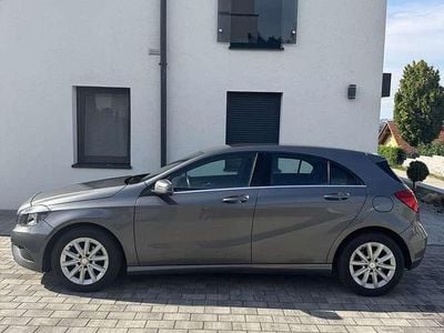 Gebraucht Mercedes A180 Style 109 PS (80 kW) 2013 Grau Limousine