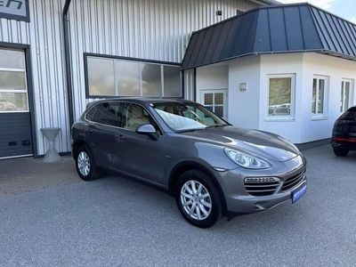 Grau Gebraucht 2011 Porsche Cayenne SUV | € 18.880 (Etwas zu teuer)