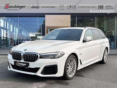 Weiß Gebraucht 2021 BMW 530e Shadowline Kombi | € 43.890 (Teuer)