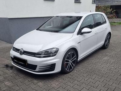 Weiß Gebraucht 2017 VW Golf GTD Limousine | € 25.000