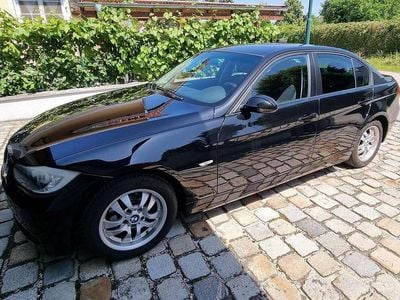 Schwarz Gebraucht 2007 BMW 318 Advantage Limousine | € 8.500 (Etwas zu teuer)