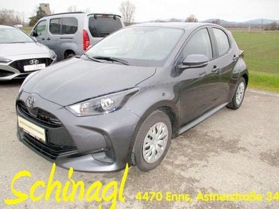 Grau Neu 2025 Toyota Yaris Hybrid City Limousine | € 20.490 (Fairer Preis)