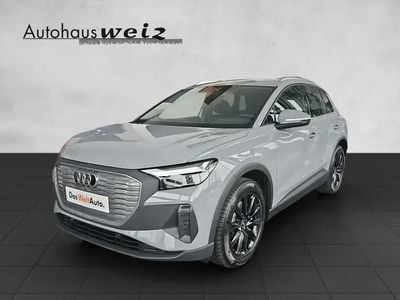 Mittelgrau normal Gebraucht 2024 Audi Q4 e-tron Basis SUV | € 43.970 (Fairer Preis)