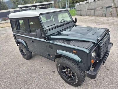 Grün Gebraucht 2015 Land Rover Defender SE SUV | € 41.900