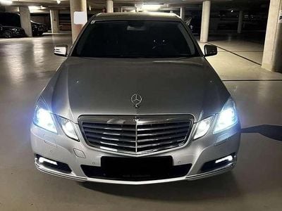 Gebraucht Mercedes E220 Elegance 170 PS (125 kW) 2009 Silber Limousine