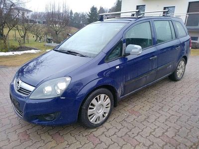 Blau Gebraucht 2011 Opel Zafira Van / Kleinbus | € 990