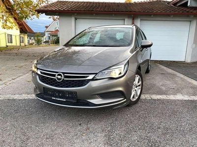 Grau Gebraucht 2017 Opel Astra Edition Kombi | € 9.500 (Fairer Preis)