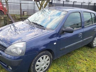 Blau Gebraucht 2005 Renault Clio II Limousine | € 1.200