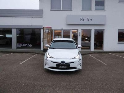 Weiß Gebraucht 2019 Toyota Prius Lounge Limousine | € 16.990
