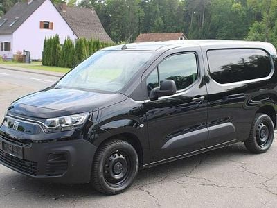 Schwarz Gebraucht 2022 Fiat Doblò S Van / Kleinbus | € 19.990