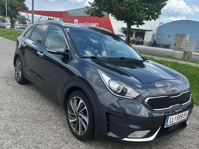 Grau Gebraucht 2017 Kia Niro SUV | € 13.000