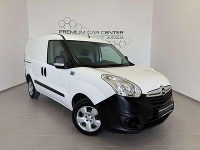 Weiß Gebraucht 2015 Opel Combo Van / Kleinbus | € 8.390