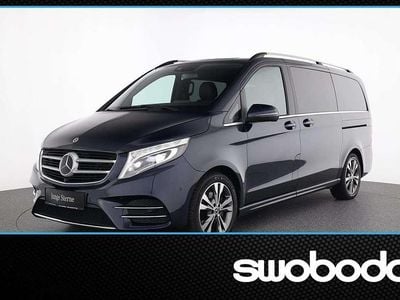 Blau Gebraucht 2018 Mercedes E250 AMG line Kombi | € 52.990