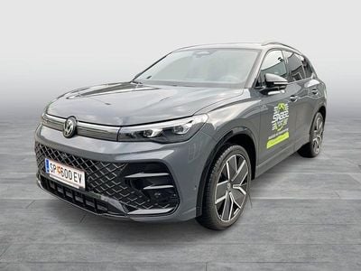 Mittelgrau metallic Neu 2025 VW Tiguan Sport SUV | € 62.990 (Etwas zu teuer)
