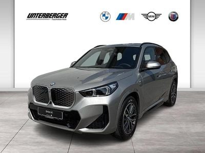 Grau Neu 2025 BMW iX1 M Sport SUV | € 56.290 (Fairer Preis)