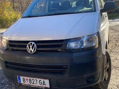 Weiß Gebraucht 2013 VW Caravelle Startline Van / Kleinbus | € 15.000
