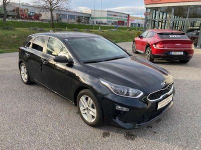 gebraucht Kia Ceed Ceed /1,4 MPI Silber