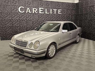 Silber Gebraucht 1996 Mercedes E420 Limousine | € 5.990