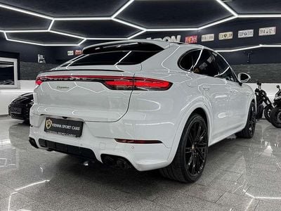 Weiß Gebraucht 2021 Porsche Cayenne E-Hybrid Coupe Sport Coupé | € 69.990