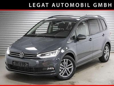 Grau Neu 2025 VW Touran Life Van / Kleinbus | € 44.444 (Etwas zu teuer)