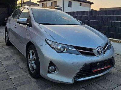Grau Gebraucht 2014 Toyota Auris Active Limousine | € 7.900 (Guter Preis)